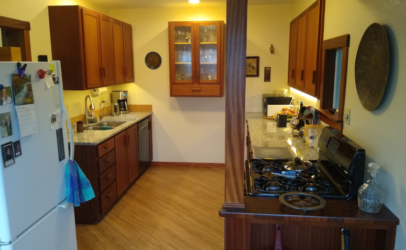 Full shot of kitchen